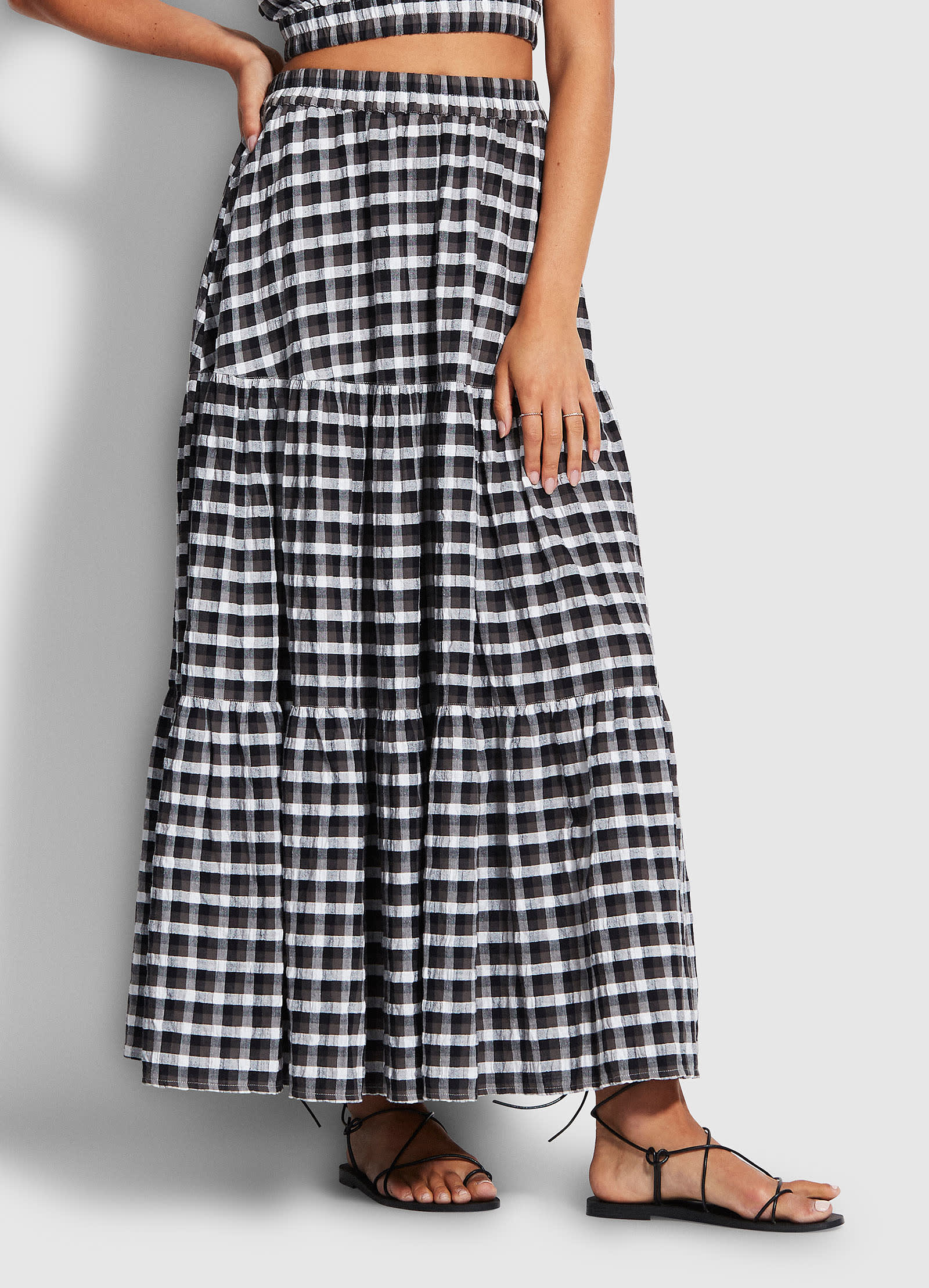  Gingham Tiered Skirt- Black