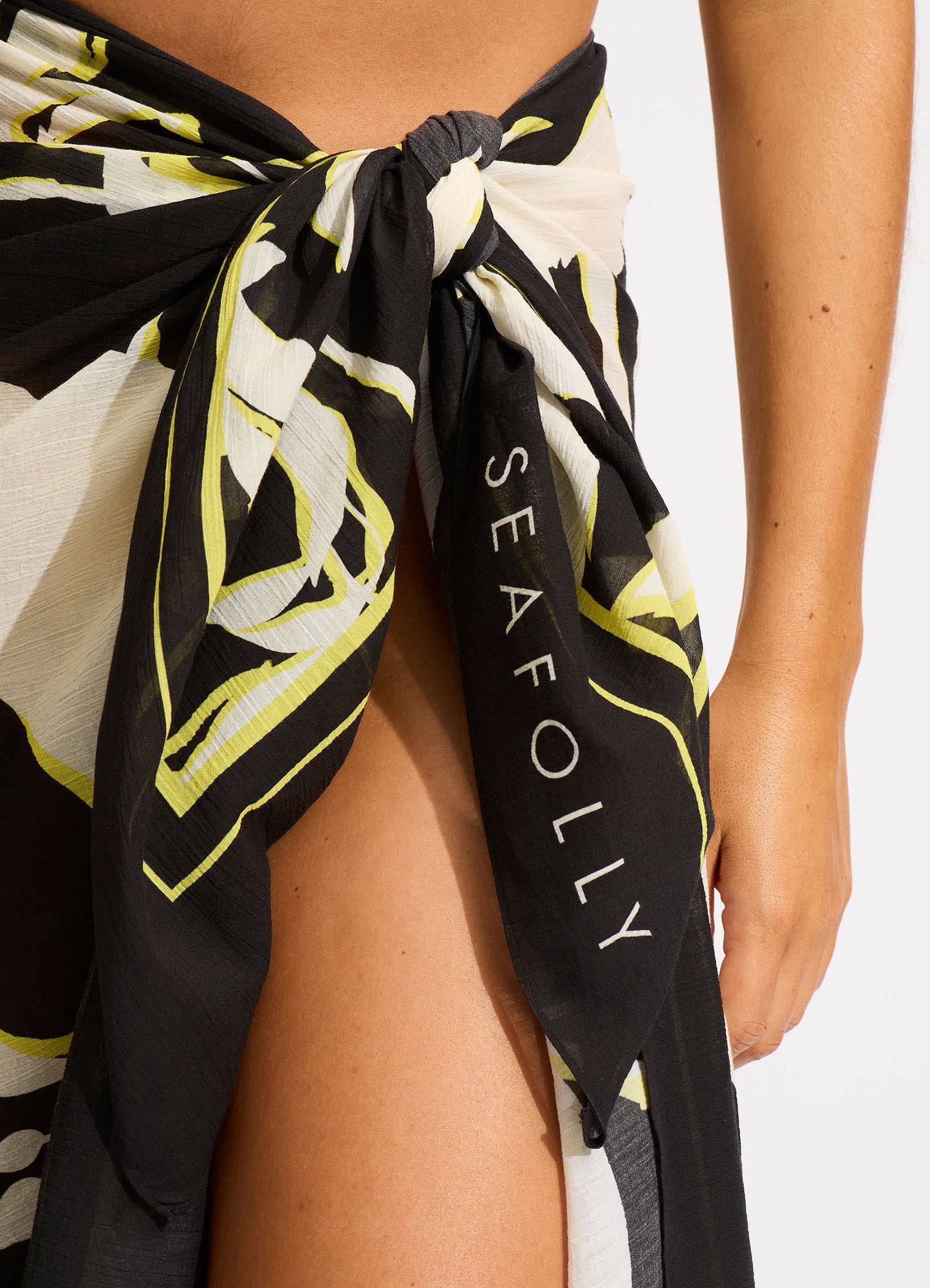  Birds Of Paradise Sarong - Black